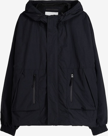 Bershka Jacke in Schwarz: predná strana