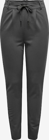 ONLYSlimfit Hlače s naborima 'ONLPoptrash' - siva boja: prednji dio