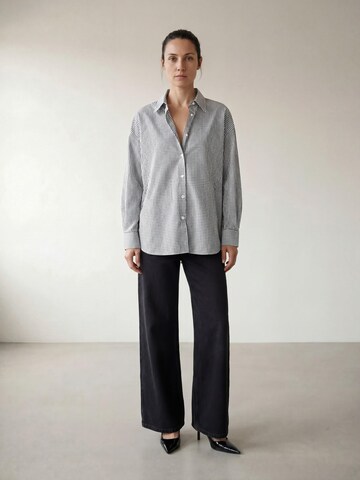 ARMIEBluza 'The Carla Shirt' - bijela boja