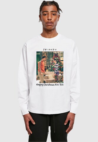 ABSOLUTE CULT Shirt ' Friends - Happy Christmas Eve' in Wit: voorkant