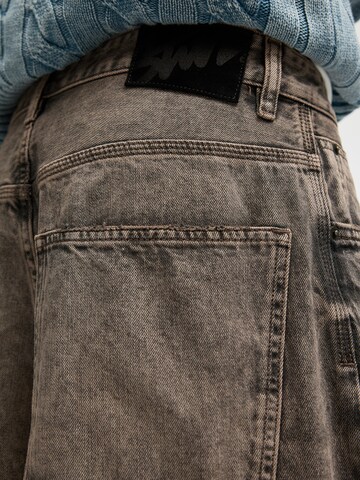 Pull&Bear Baggy Jeans i brun