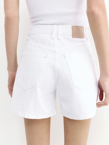 Pull&Bear Loosefit Jeans i hvid