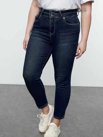 Trendyol CurveSkinny Traperice - plava boja: prednji dio