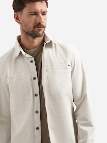 No Excess Comfort Fit Paita värissä valkoinen