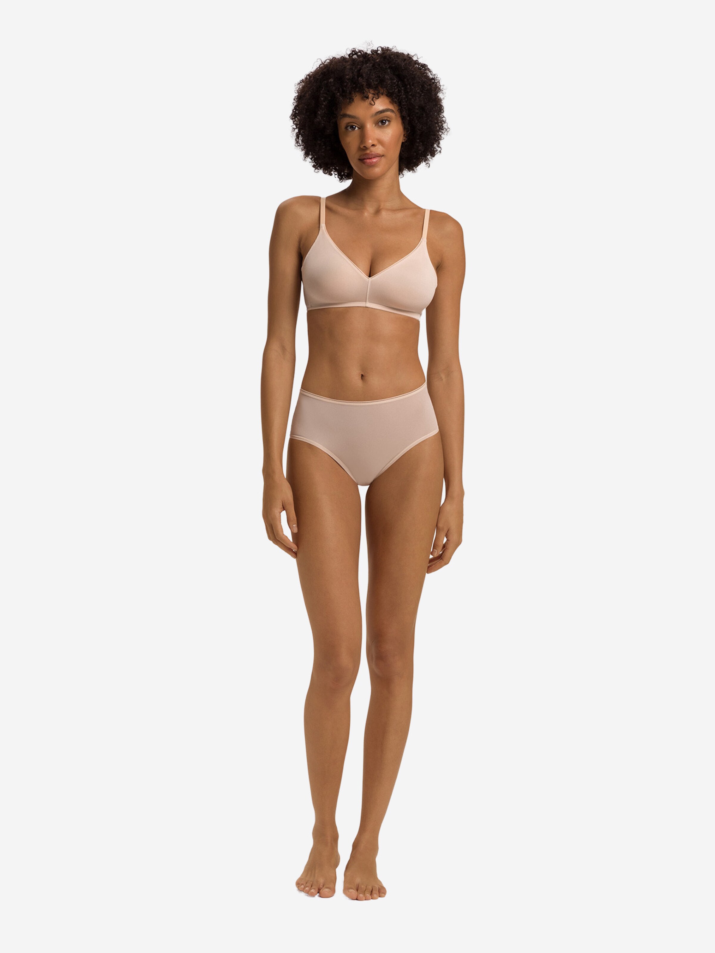 Hanro T-shirt Bra ' Smooth Illusion ' in Beige