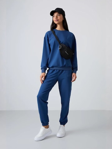 Tommy Life - Fato de jogging em azul: frente