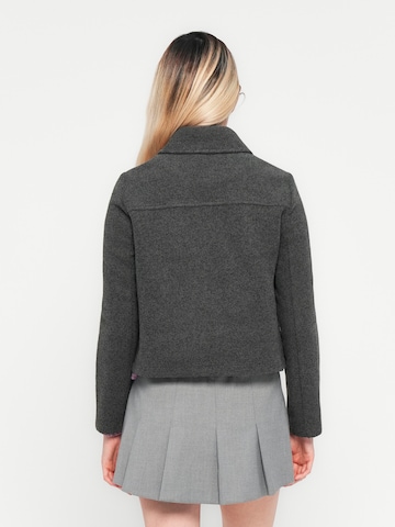 VERO MODA Between-Season Jacket 'VMSafir' in Grey