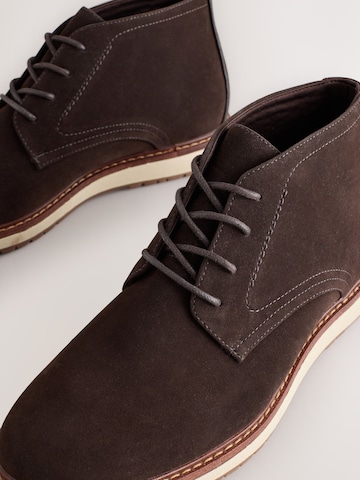 Chaussure à lacets Next en marron