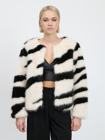 Influencer Between-Season Jacket in Beige: front