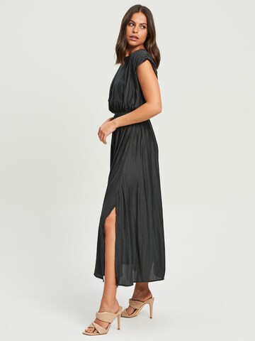 Abito 'Carol' di Willa in nero