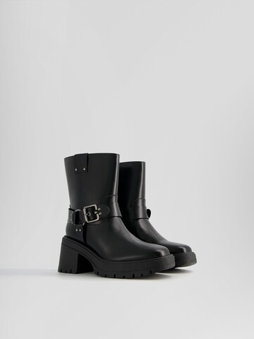 Bershka Stiefelette in Schwarz