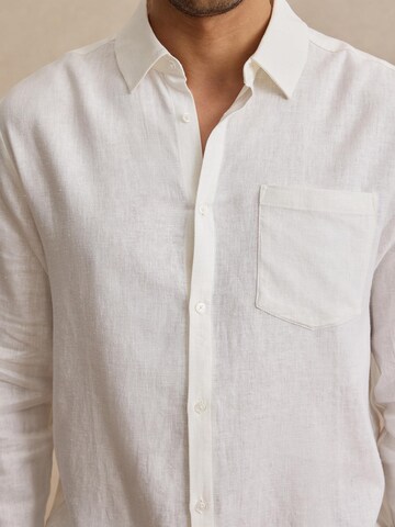 Coupe regular Chemise 'Taha' DAN FOX APPAREL en blanc