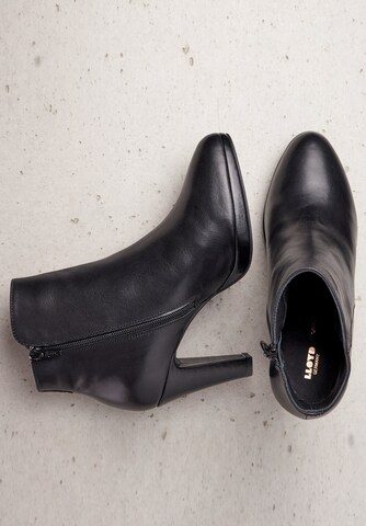 LLOYD Ankle Boots in Black