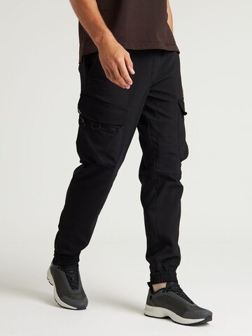 CHASIN' Tapered Cargobroek 'Rift.L Flow' in Zwart