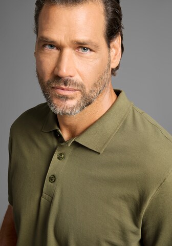 Man's World Shirt in Green