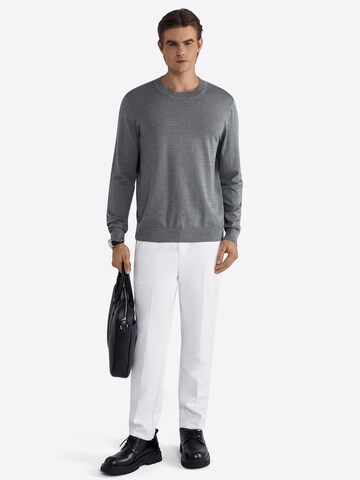 Vantory Sweater in Grey