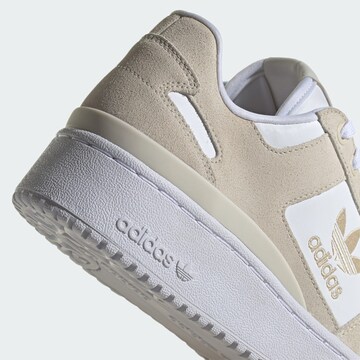 ADIDAS ORIGINALS - Sapatilhas baixas 'Forum Bold' em bege