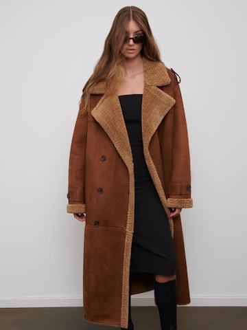 RÆRE by Lorena Rae Winter coat 'Grace' in Brown: front