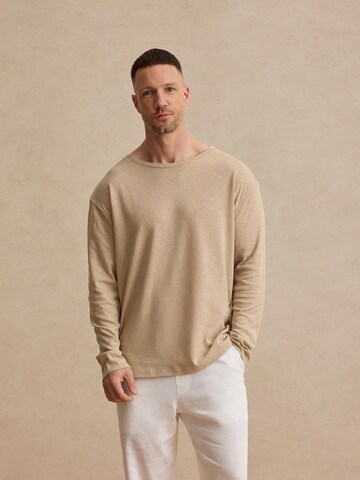 T-Shirt DAN FOX APPAREL en beige : devant