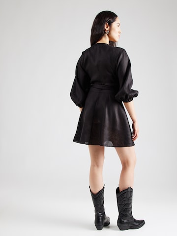 Robe & Other Stories en noir