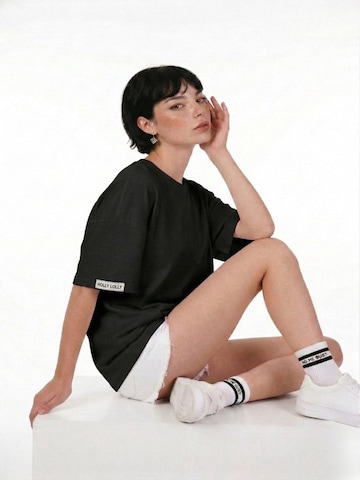HOLLY LOLLY Oversized shirt in Zwart: voorkant