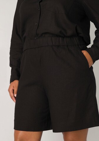 BASE LEVEL CURVY Regular Pants in Black