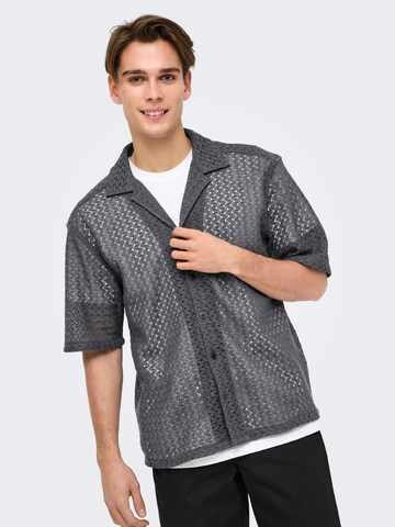 Fit confort Chemise 'ONSNovak' Only & Sons en gris
