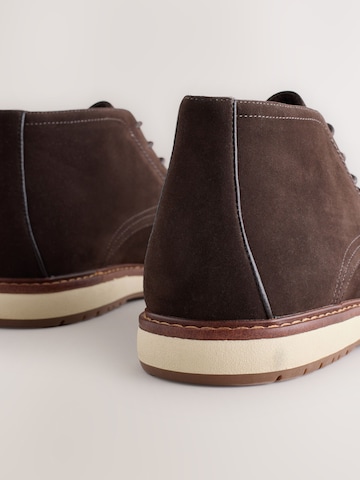 Chaussure à lacets Next en marron