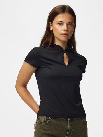 PIECES Top in Black: front