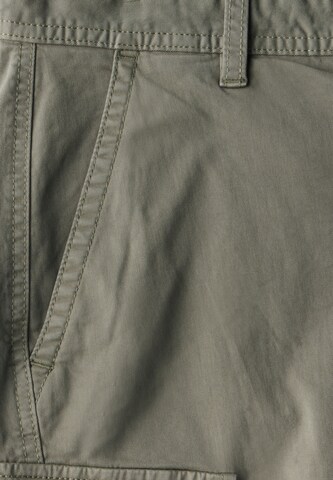 Street One MEN Regular Shorts in Grün