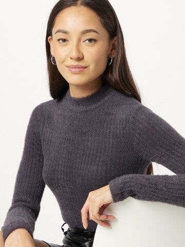 HOLLISTER Sweater in Black