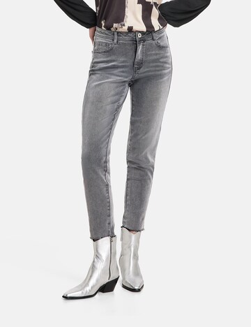 TAIFUN Regular Jeans in Grau: predná strana