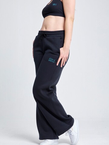 SPORTKIND - Acampanado Pantalón deportivo 'Cotton Sweatpants' en negro