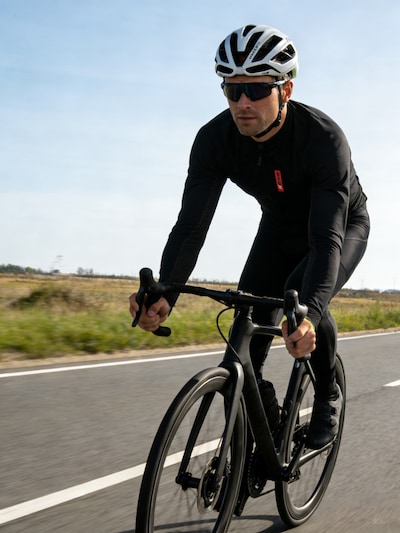 MEETWEE Functioneel shirt in de kleur Zwart, Productweergave