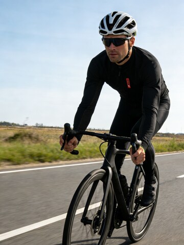 MEETWEE Performance Shirt in Black