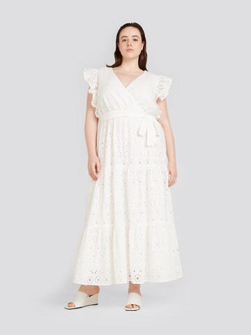 Robe 'Daniela' CITA MAASS co-created by ABOUT YOU en blanc : devant