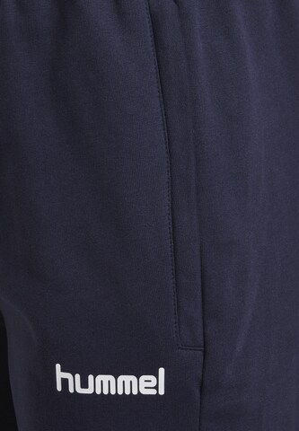 Tapered Pantaloni sportivi di Hummel in blu