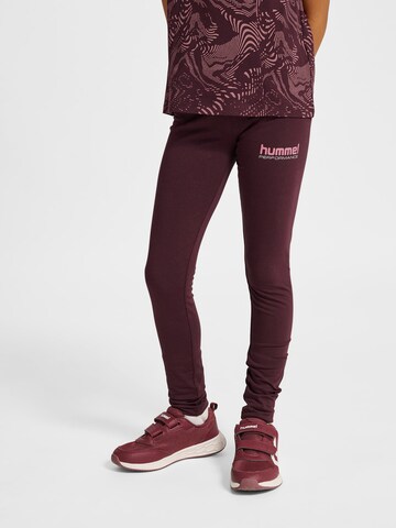 Hummel Slimfit Sportbroek in Rood