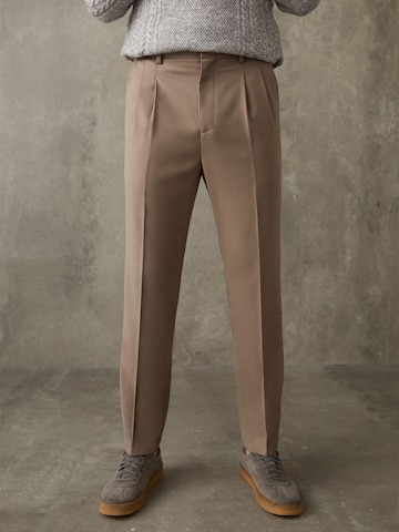 ABOUT YOU x Kevin Trapp Regular Pleated Pants 'Ivan' in Brown: front