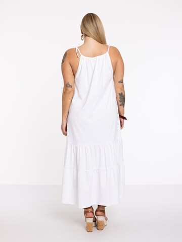 Robe Yoek en blanc