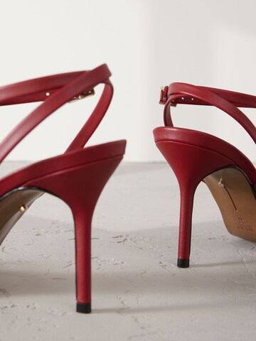 Next Sandalen met riem in Rood