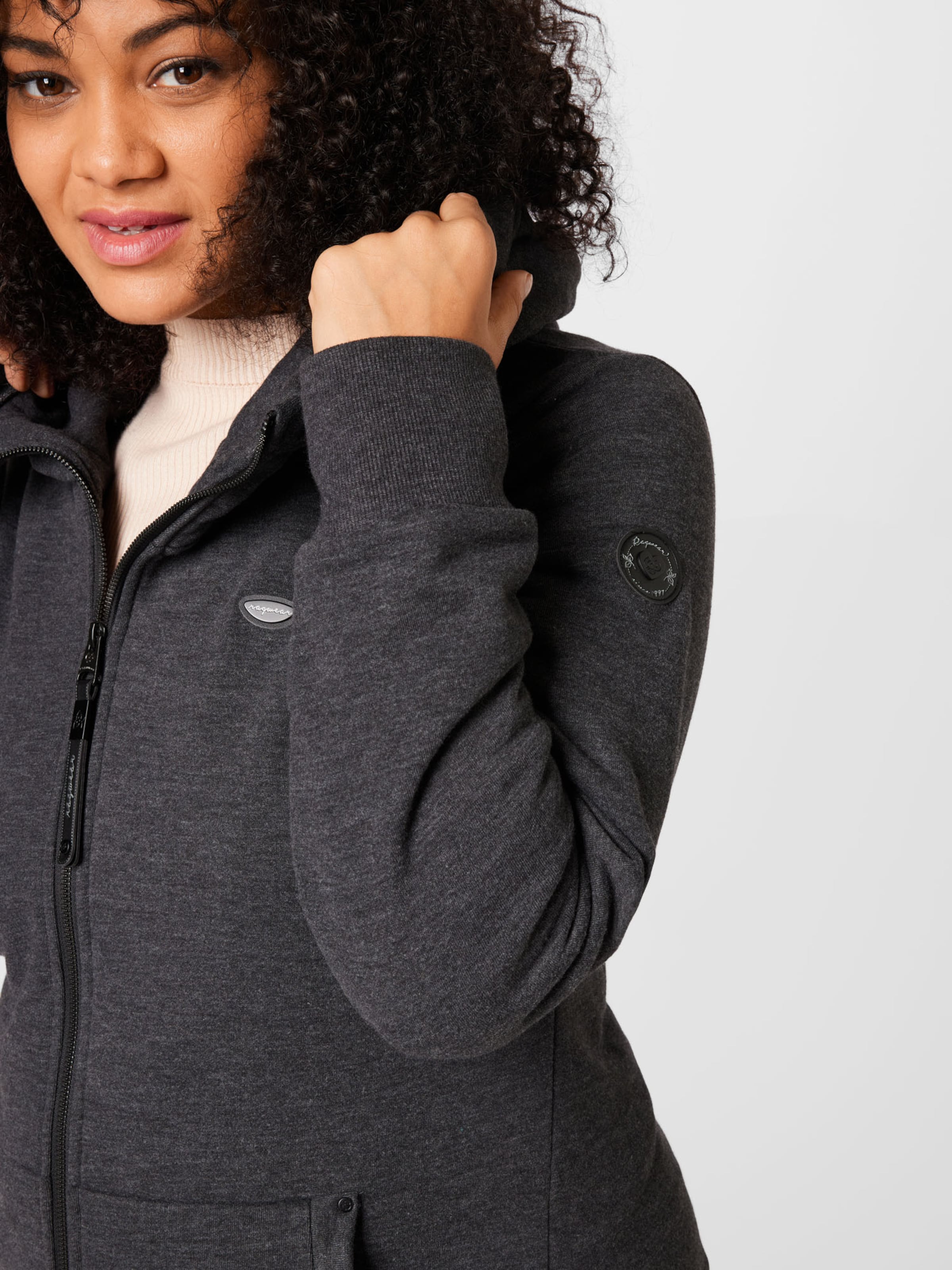 Frauen Sweat Ragwear Plus Sweatjacke 'NESKA' in Schwarzmeliert - GX58039 Frauen Sweat Ragwear Plus Sweatjacke 'NESKA' in Schwarzmeliert - GX58039