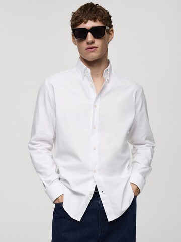 MANGO MAN Regular fit Ing - fehér: elől