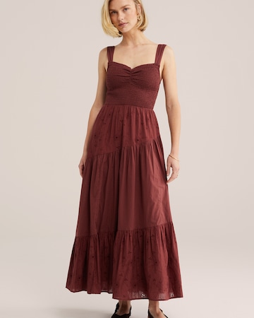 Robe d’été WE Fashion en rouge : devant