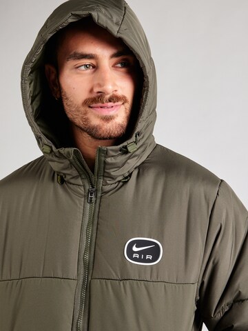 Nike Sportswear Jacke in Grün