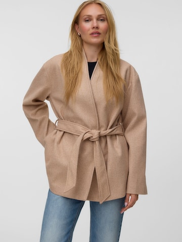 Manteau mi-saison 'VMBabettenora' VERO MODA en marron : devant