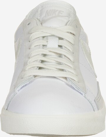 Baskets basses 'BLAZER LOW LEATHER' Nike Sportswear en blanc