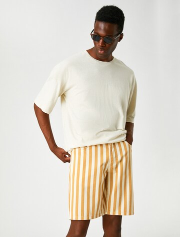 Koton Regular Broek in Bruin: voorkant