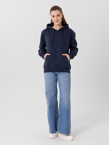 Felpa di Jacey Quinn in blu