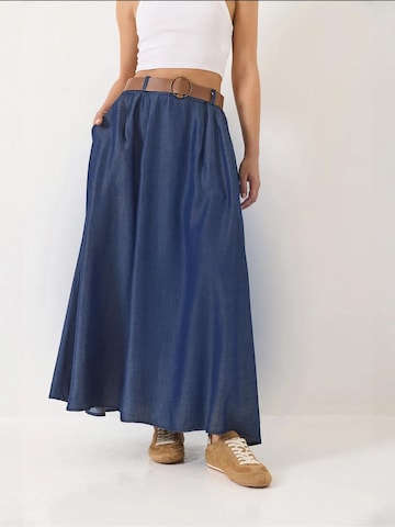 Gonna di Bianco Lucci in blu: frontale